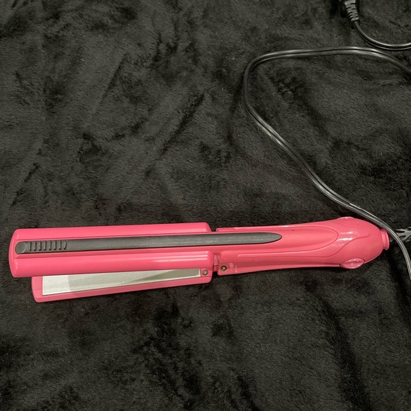 Revlon Ceramic Flat Iron Hair Straightener 1" Pink Tested Works Salon Stylist 1” - Picture 4 of 4